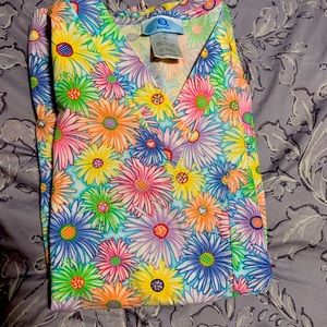 SOLD. Scrubs SB brand top in XL